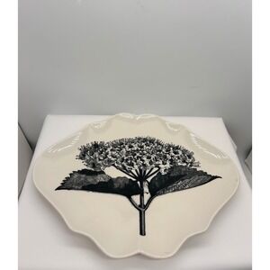 Creative Co-Op Hydrangea Stoneware Scalloped Serving Plate 12x10 Black White